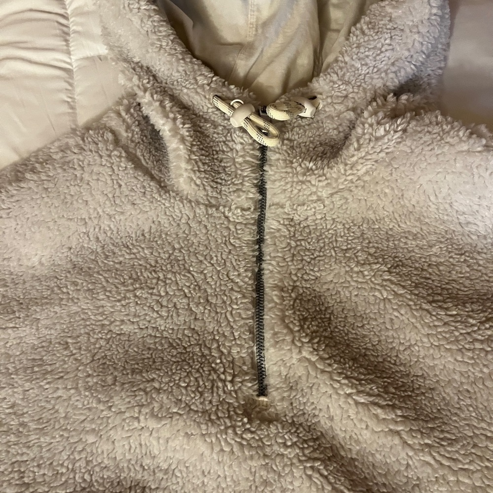 Lululemon Textured Fleece 1/2 Zip - Picture 4 of 4